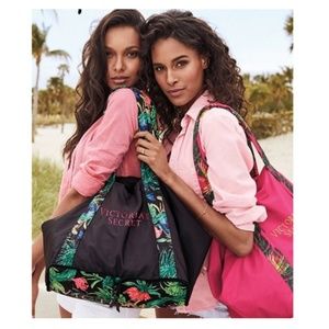 VS Foldable Travel Tote NWT